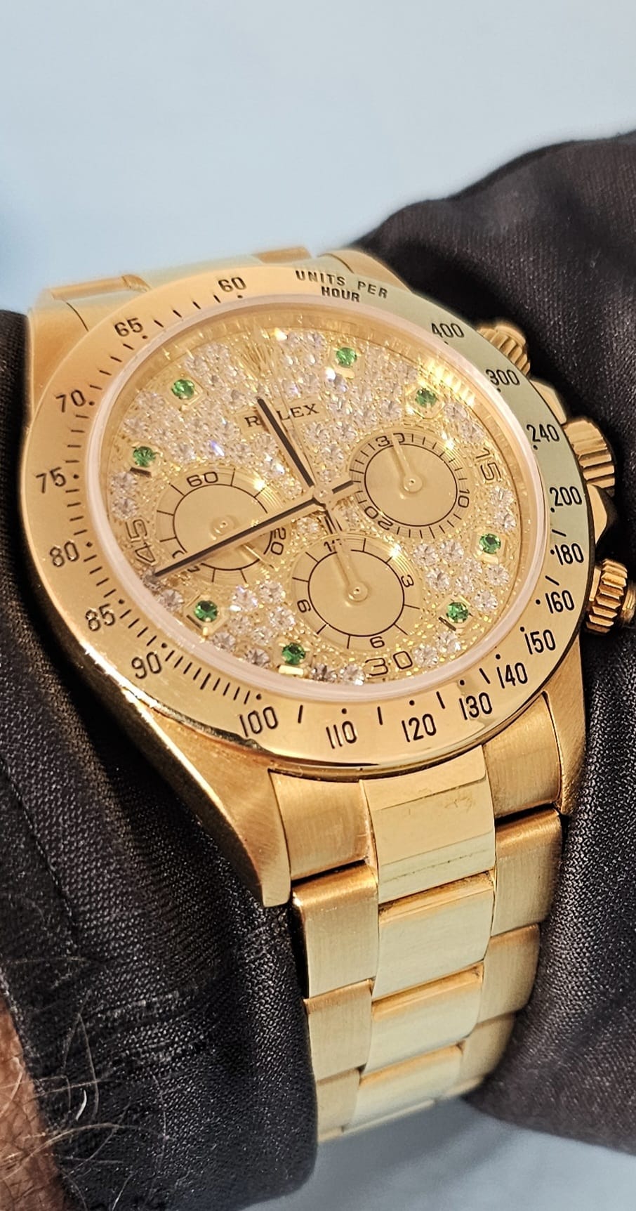 Rolex Daytona Cosmograph 18K Yellow Gold – Diamond Pavé Dial – Ref. 16528